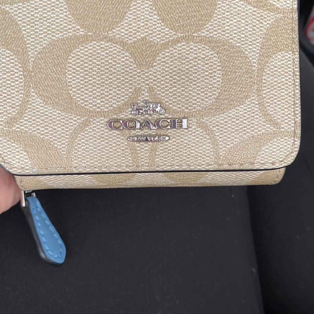 Authentic coach - Picture 2 of 9